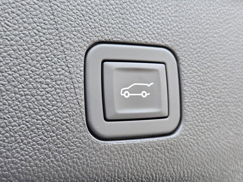 New 2026 Chevrolet Tahoe Premier AWD/4WD image 9