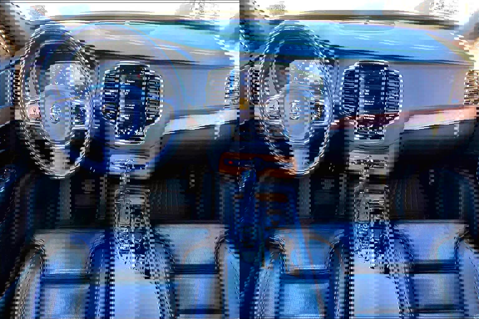 Used 2017 Volvo XC90 T6 Inscription w/ Vision Package image 15