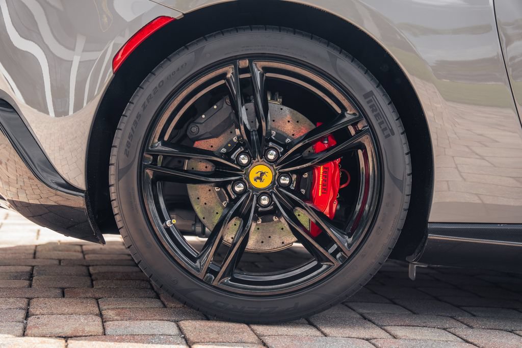 Used 2022 Ferrari Roma RWD image 14