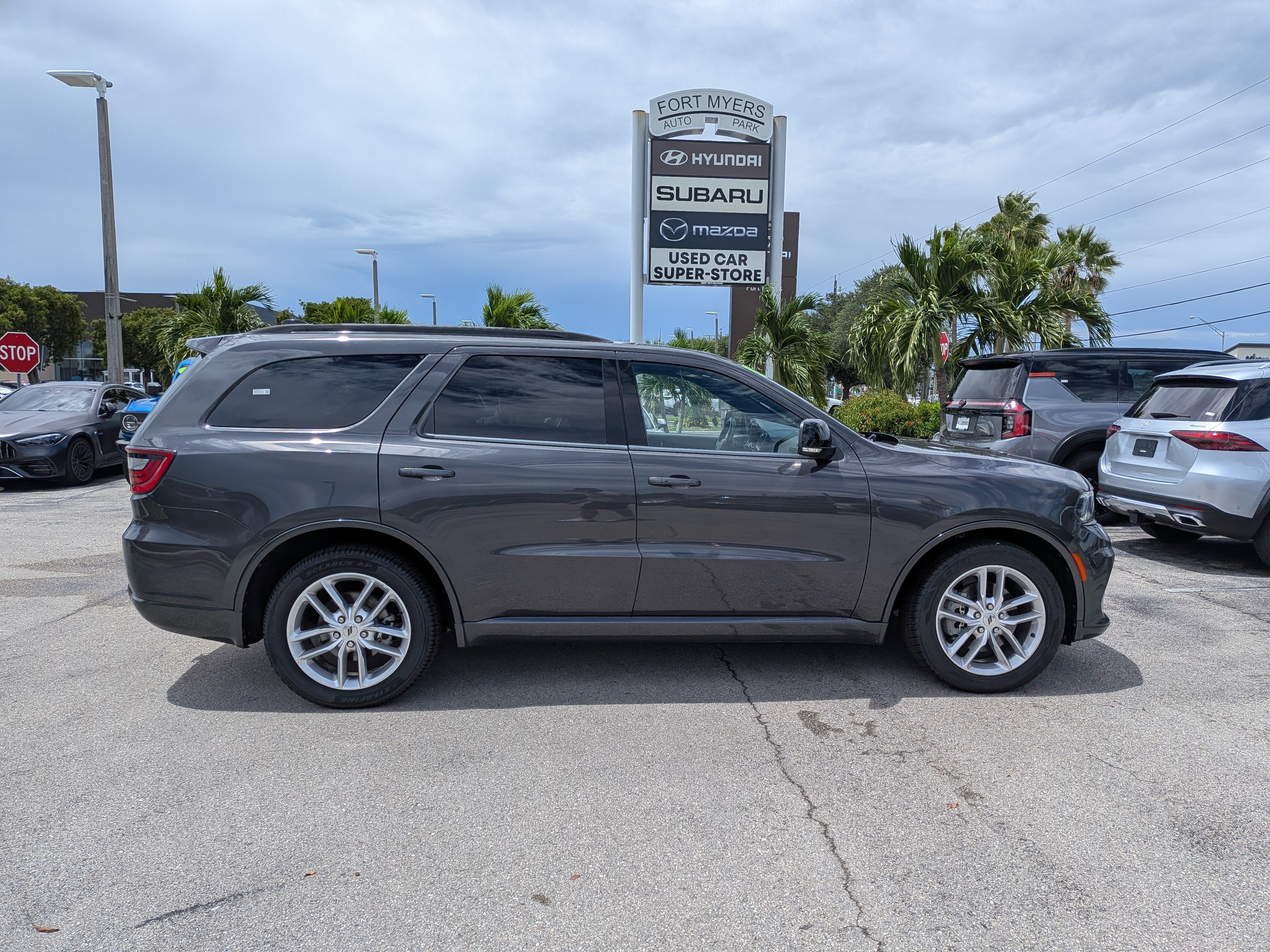Used 2024 Dodge Durango GT RWD image 3