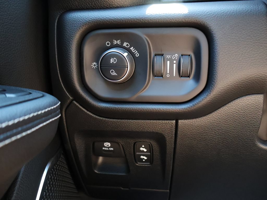 New 2026 RAM 1500 Laramie w/ Sport Appearance Package AWD/4WD image 30