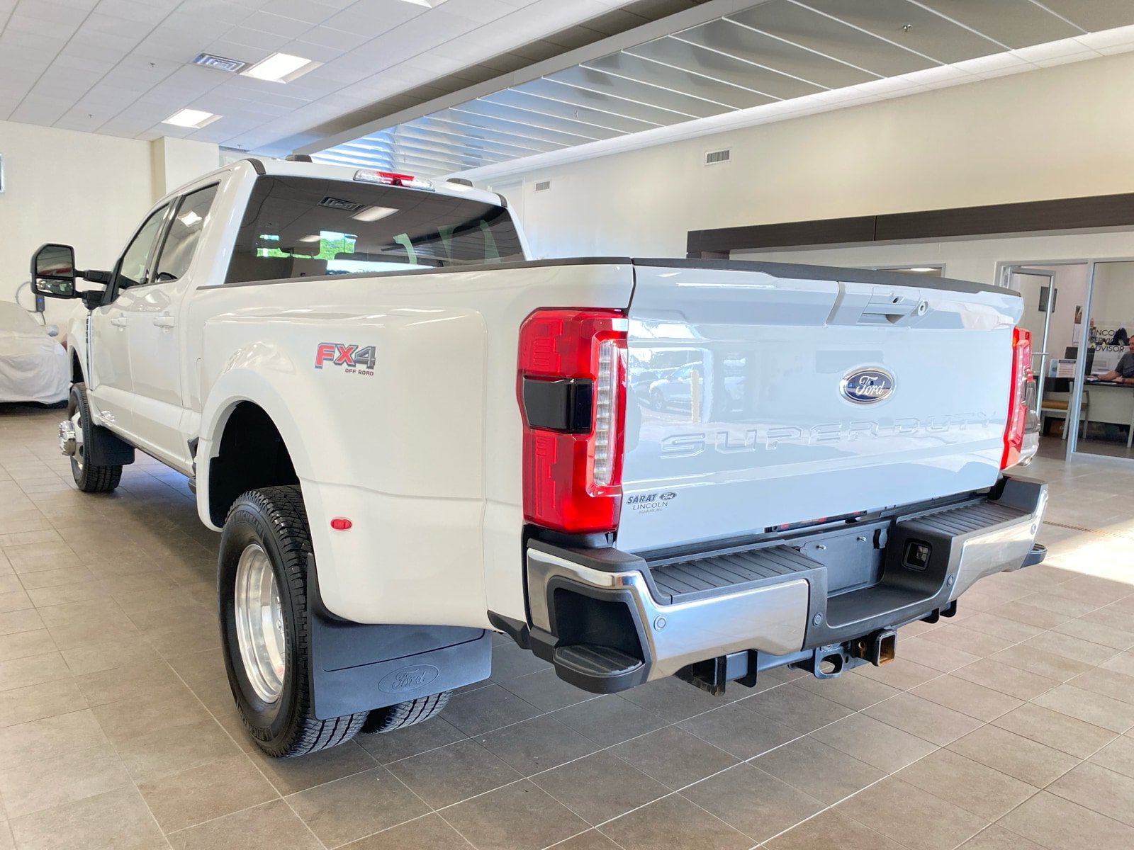 Used 2025 Ford F350 Lariat AWD/4WD image 5