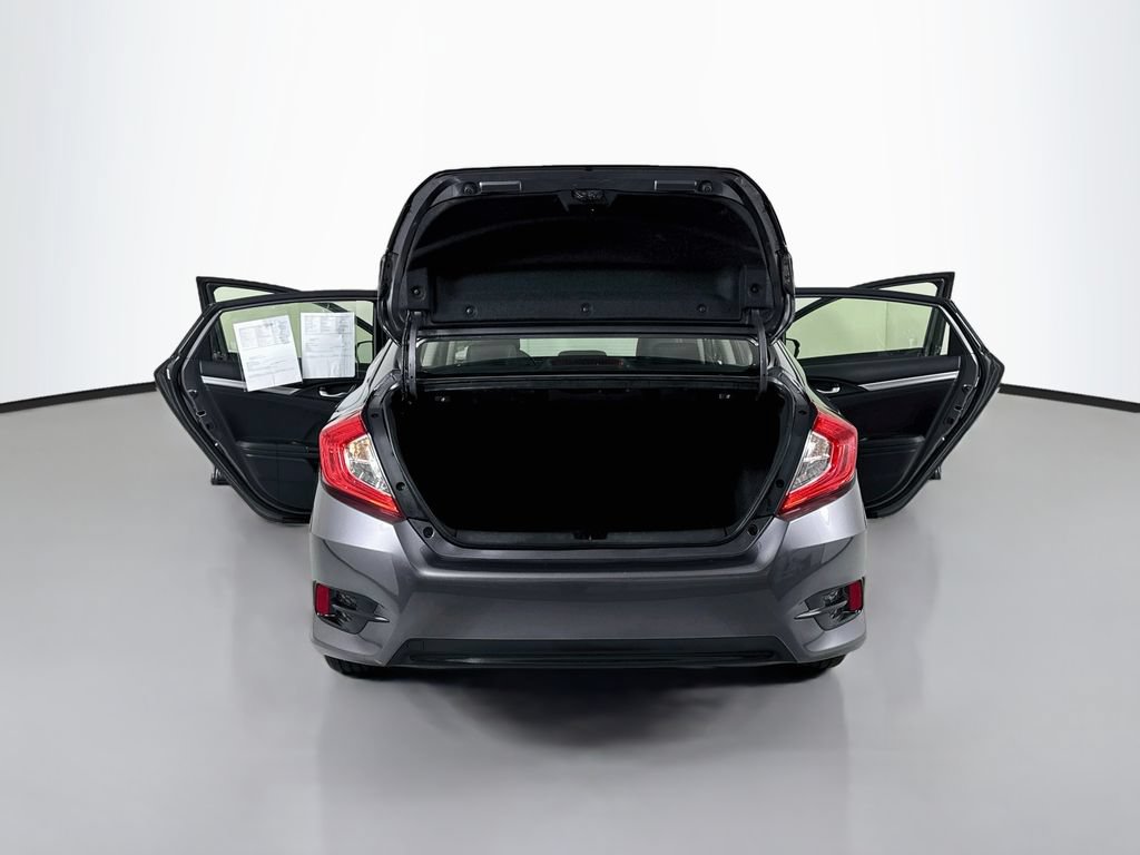 Used 2018 Honda Civic Touring image 22