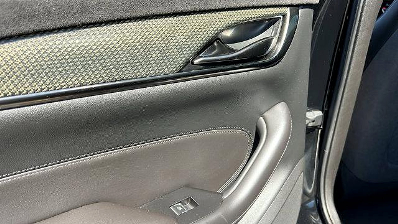 Used 2018 Cadillac CTS V w/ Carbon Fiber Package image 11