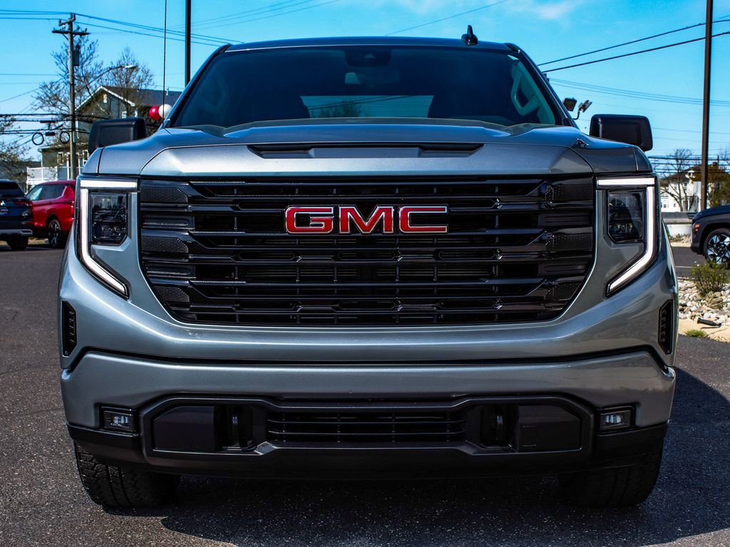 Used 2025 GMC Sierra 1500 Elevation AWD/4WD image 2