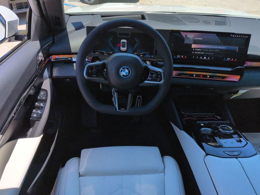 New 2026 BMW 550e xDrive image 15