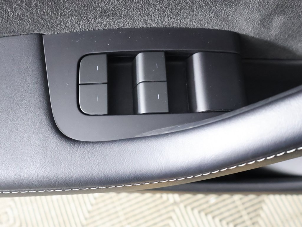 Used 2023 Tesla Model 3 Standard Range image 35