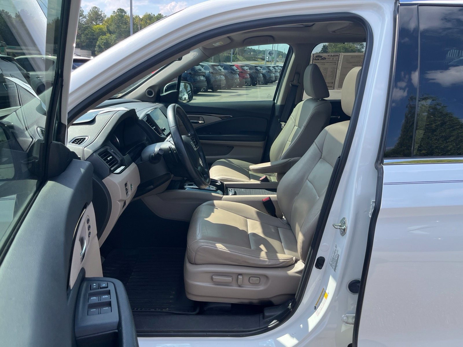 Used 2020 Honda Pilot Touring image 25