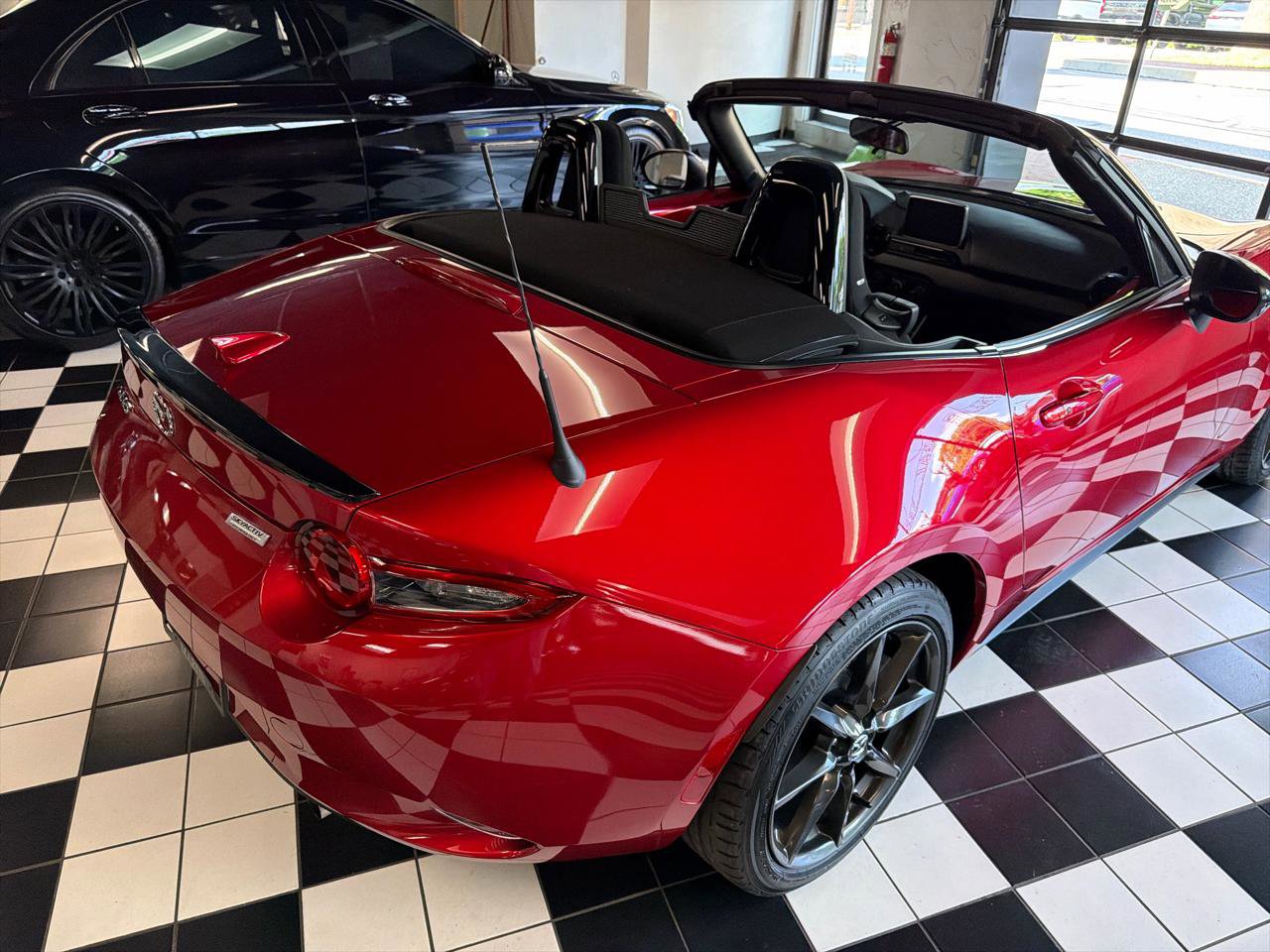 Used 2016 MAZDA MX-5 Miata Club RWD image 5
