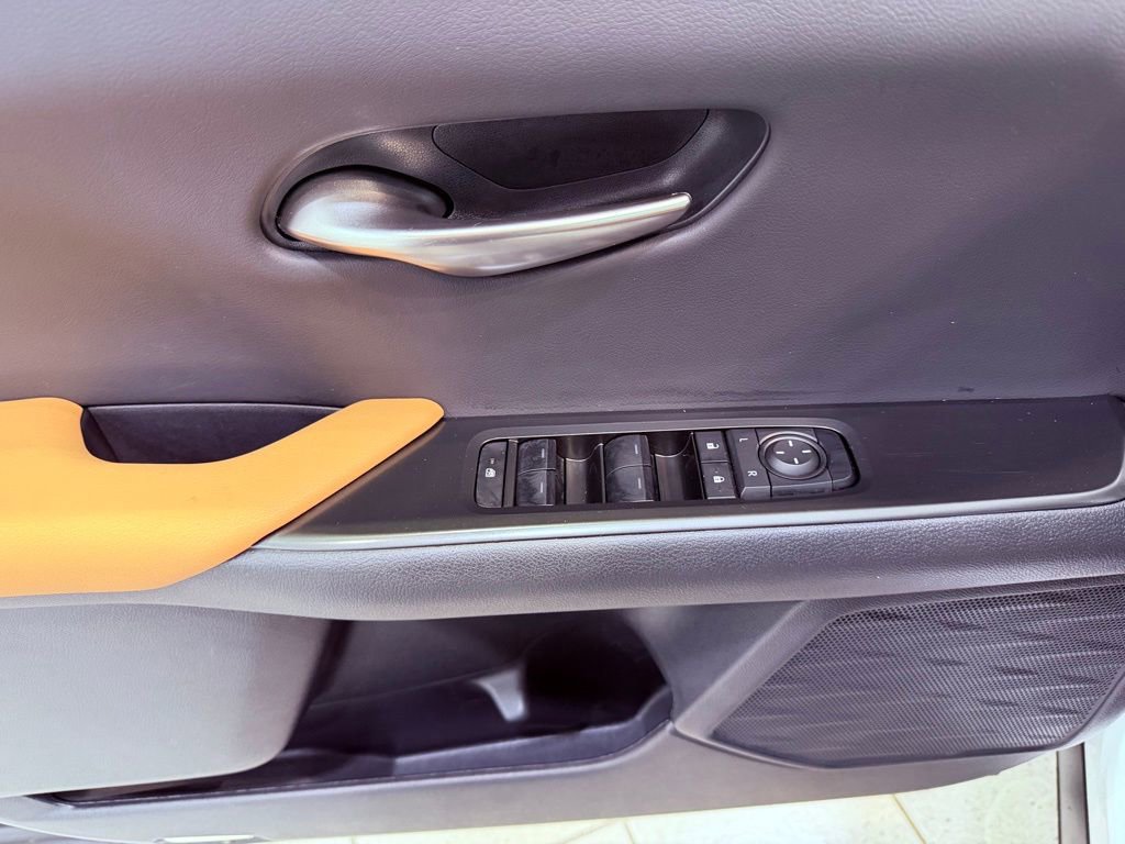 Certified 2025 Lexus UX 300h 300h DIGITAL KEY/CARPLAY/UNLIM image 19