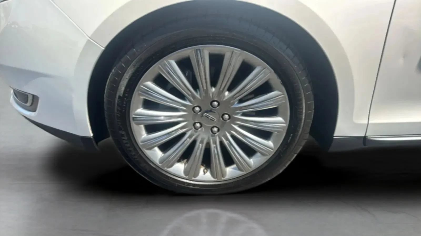 Used 2014 Lincoln MKS w/ Equipment Group 101A FWD image 33