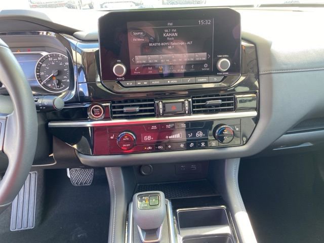 Used 2024 Nissan Pathfinder SV image 27