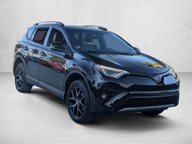 Used 2017 Toyota RAV4 SE image 3