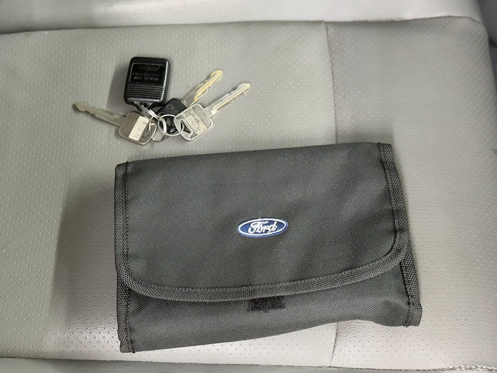 Used 2011 Ford E-150 and Econoline 150 w/ Commercial Cargo Van Pkg RWD image 26