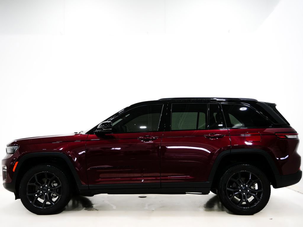 Used 2025 Jeep Grand Cherokee Limited image 6