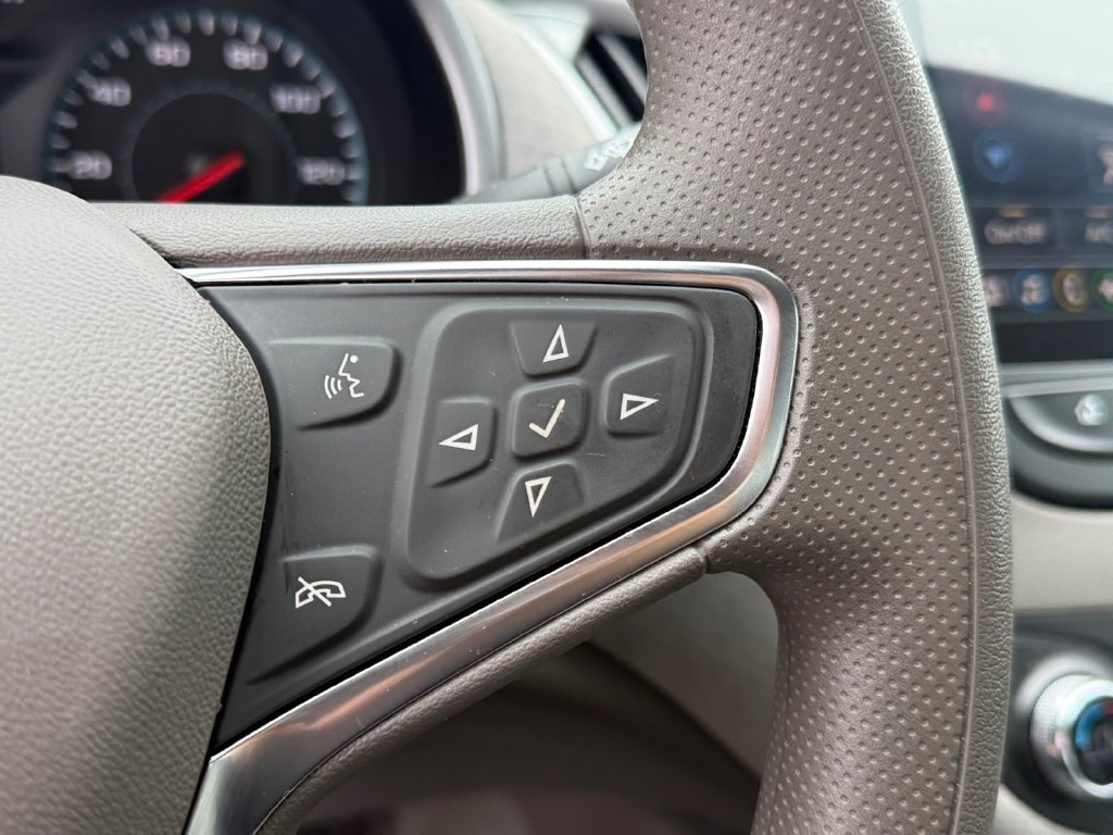 Used 2022 Chevrolet Malibu LT FWD image 17