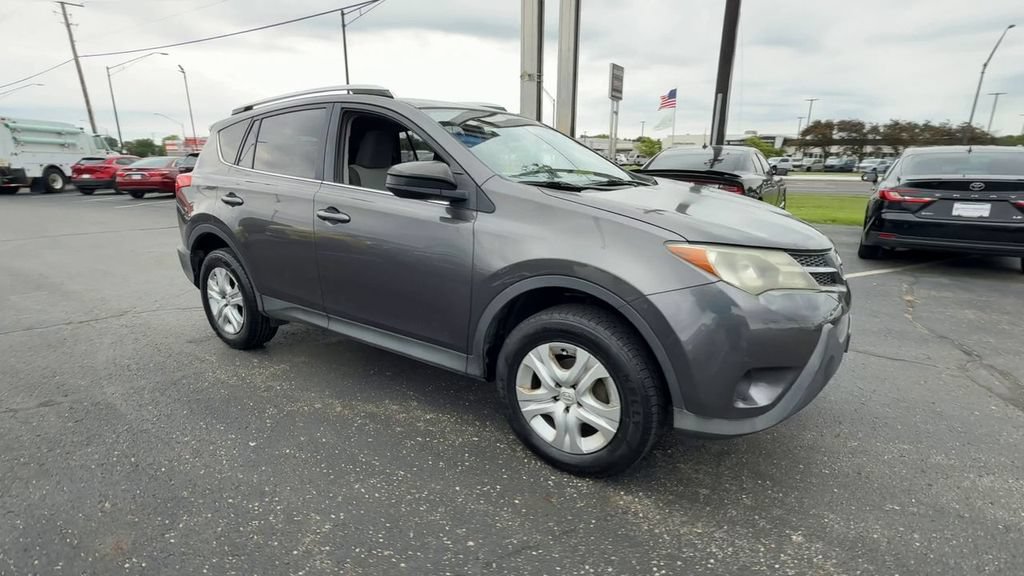 Used 2013 Toyota RAV4 LE FWD image 2