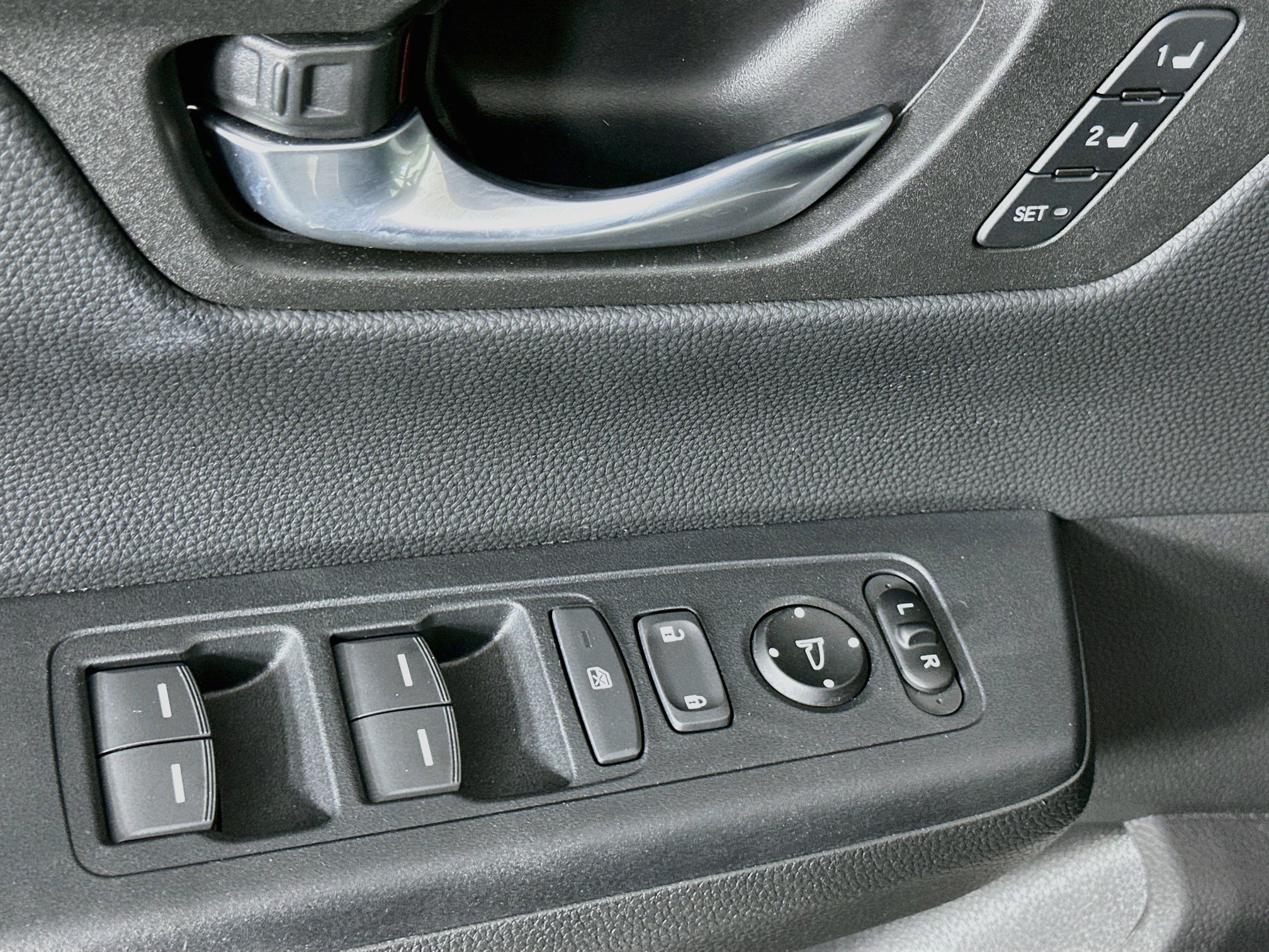 Used 2025 Honda CR-V Sport-L image 15