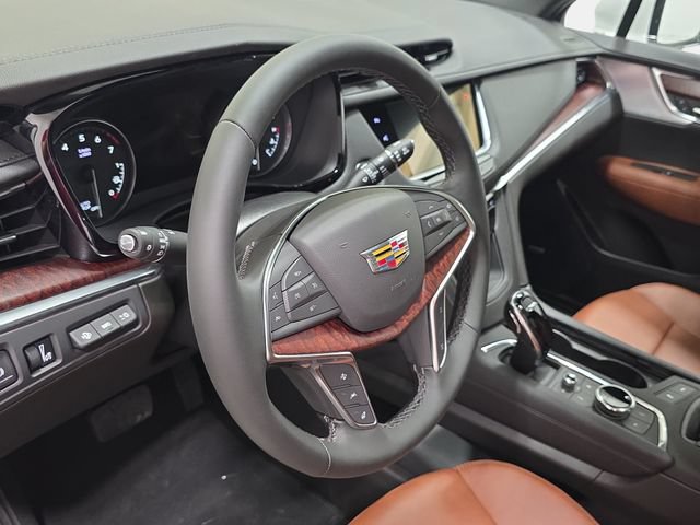 New 2026 Cadillac XT5 Premium Luxury w/ LPO, Floor Liner Package AWD/4WD image 12