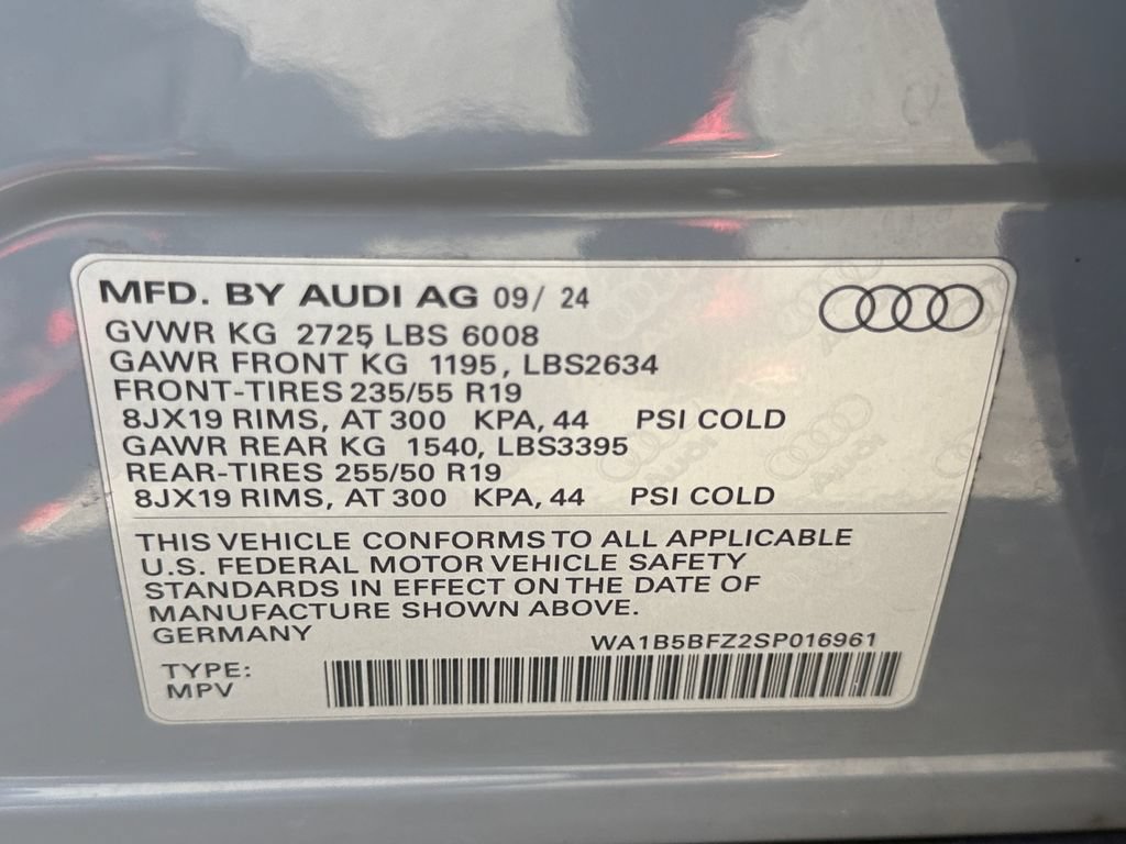 Used 2025 Audi Q4 e-tron Premium Plus RWD image 28