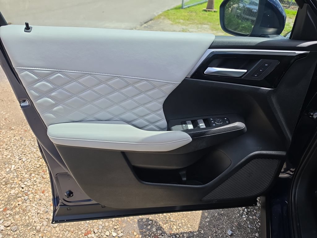 Used 2024 Mitsubishi Outlander SEL Black Edition FWD image 18