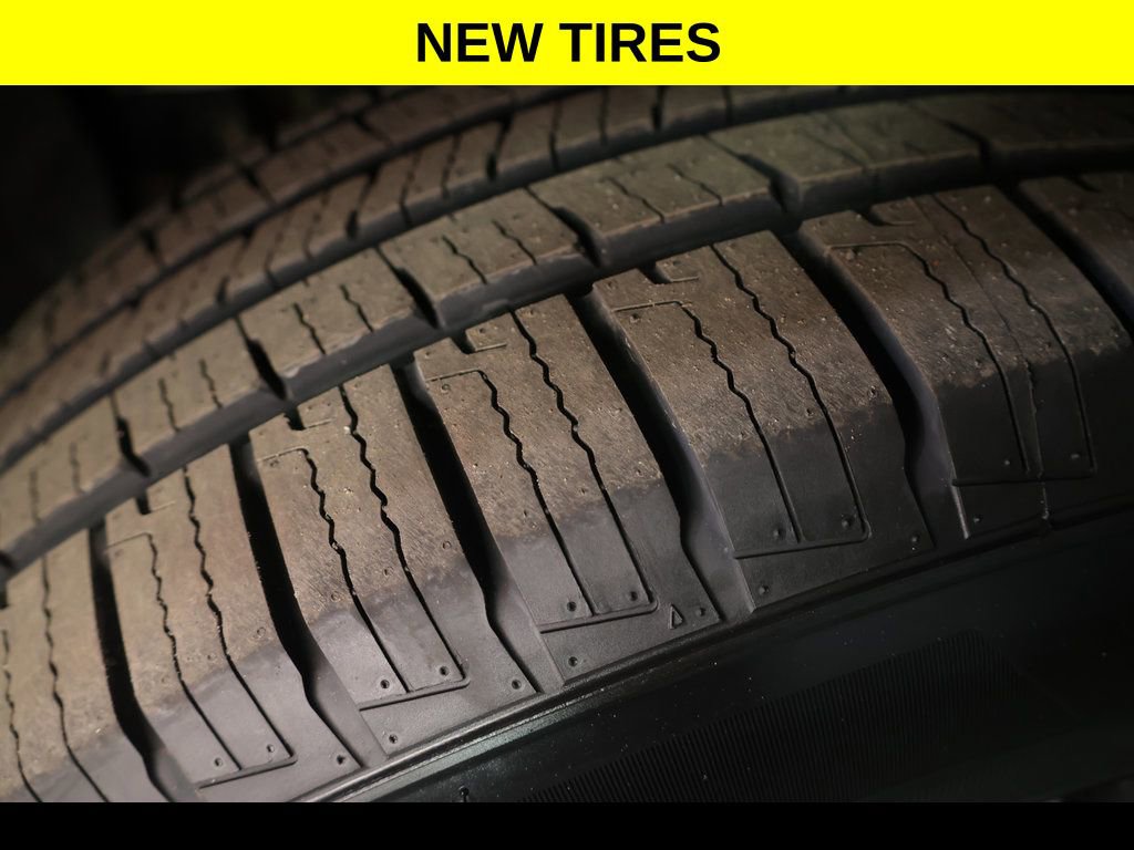 Used 2024 Chevrolet Silverado 1500 LT image 5