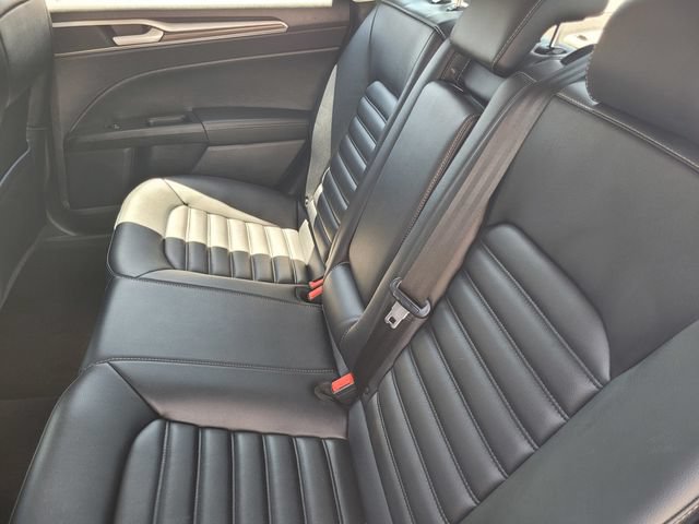 Used 2020 Ford Fusion SEL FWD image 13
