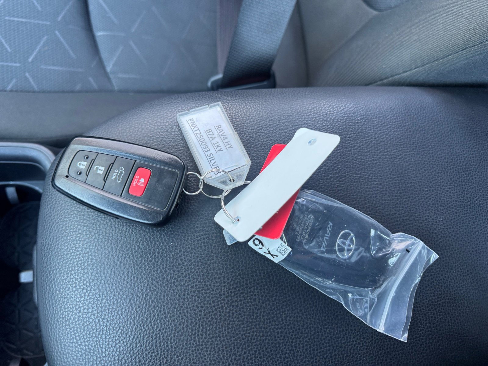 Used 2024 Toyota RAV4 XLE image 27