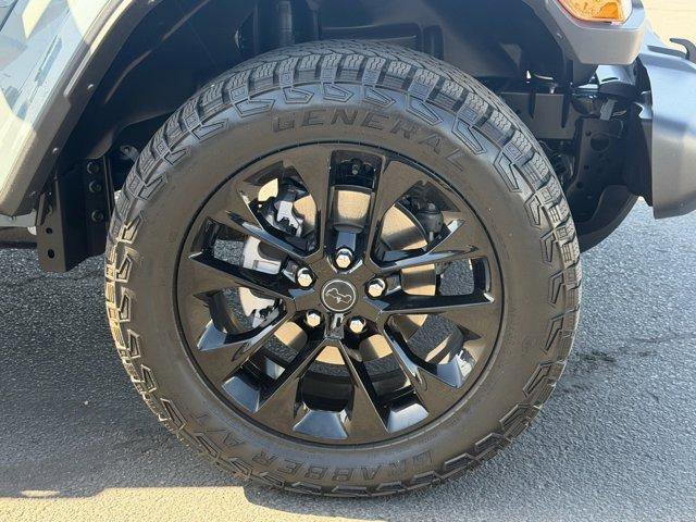 Used 2025 Jeep Gladiator Sport AWD/4WD image 10