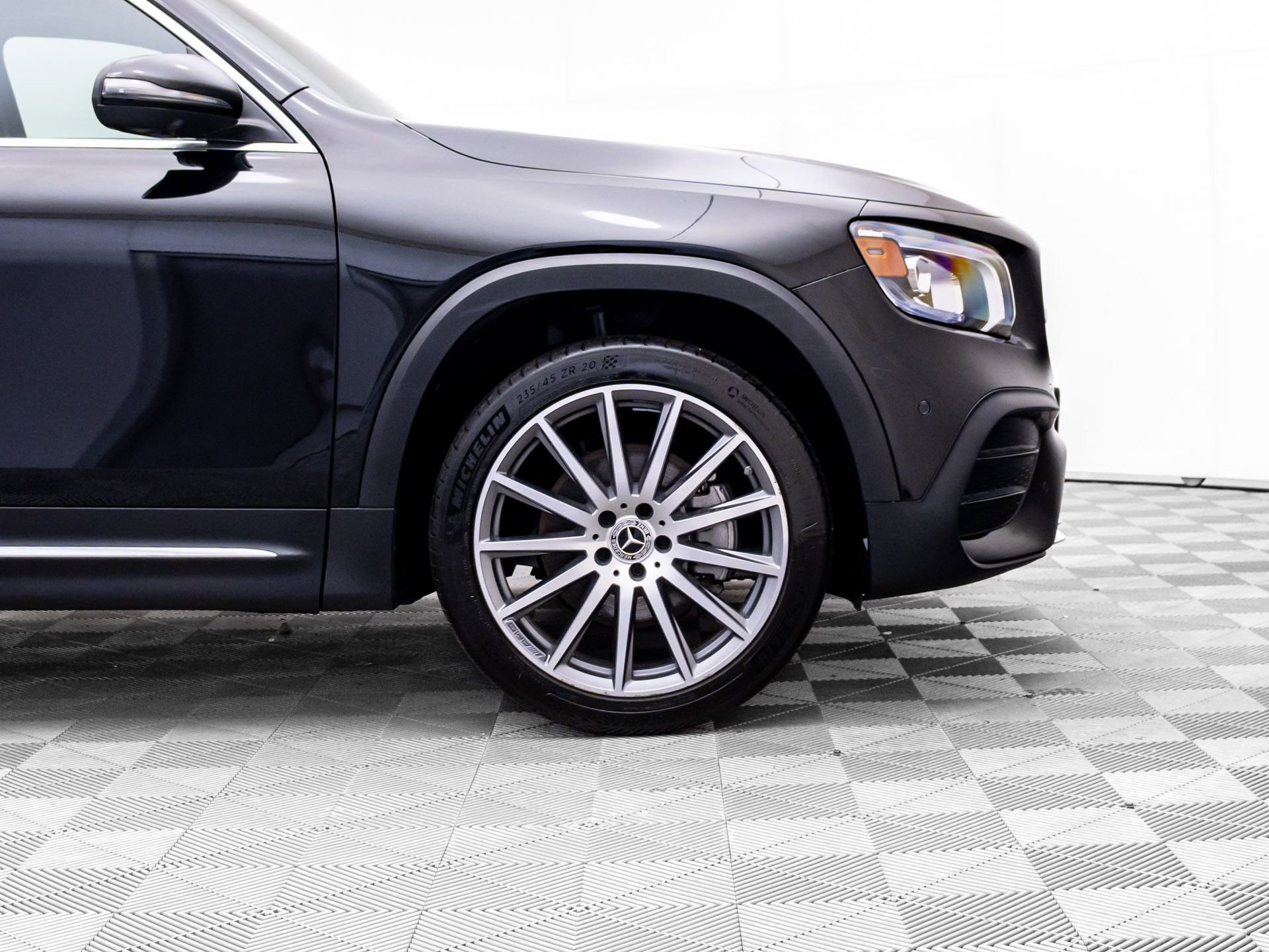 Used 2022 Mercedes-Benz GLB 250 4MATIC image 33