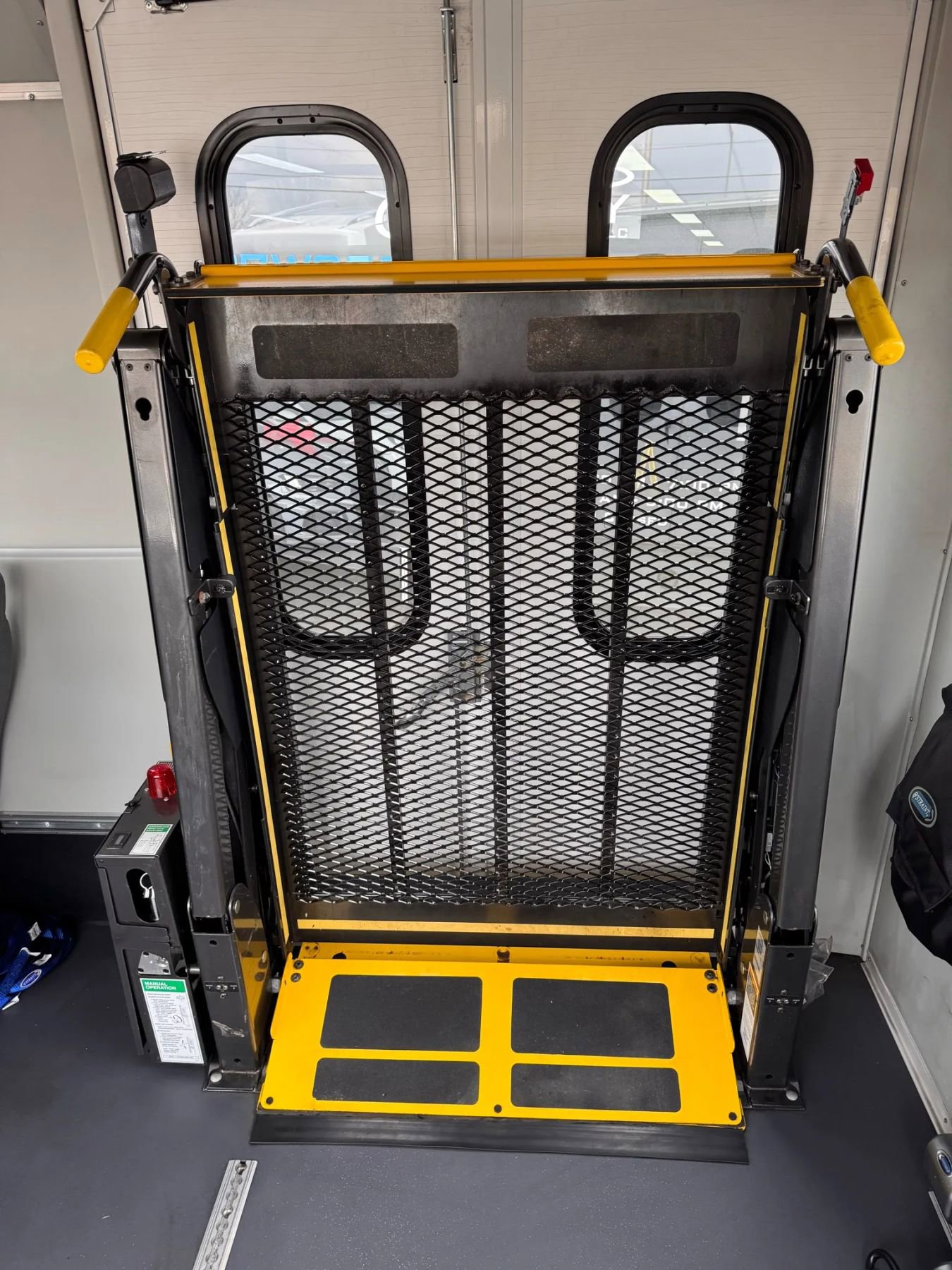 Used 2015 Ford E-450 and Econoline 450 Super Duty w/ Shuttle Bus Prep Package image 29