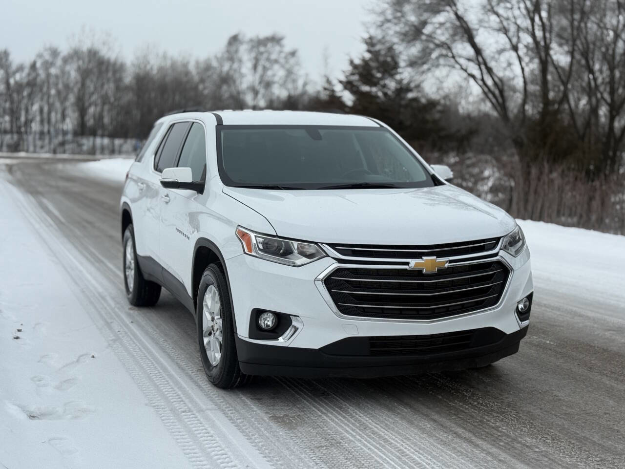 Used 2021 Chevrolet Traverse LT AWD/4WD image 3