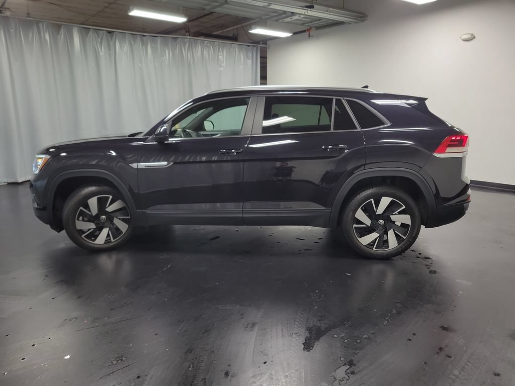 Used 2024 Volkswagen Atlas Cross Sport SE FWD image 5