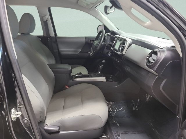 Used 2019 Toyota Tacoma SR5 AWD/4WD image 13