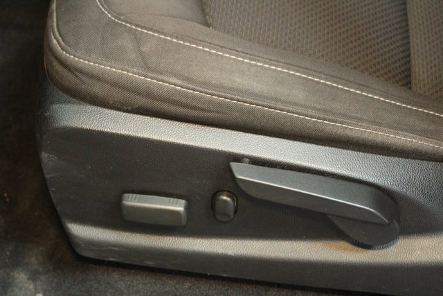 Used 2018 Chevrolet Colorado LT image 18