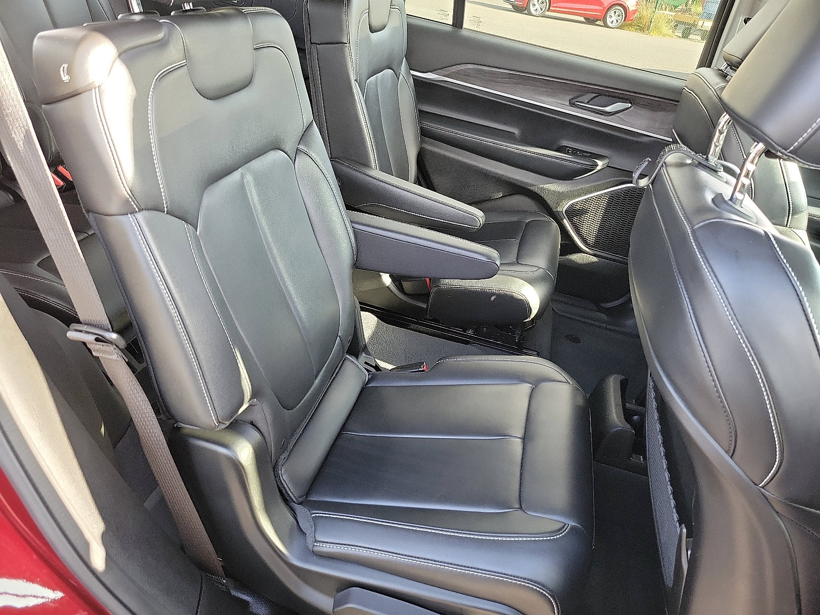 Used 2022 Jeep Grand Cherokee L Limited image 17