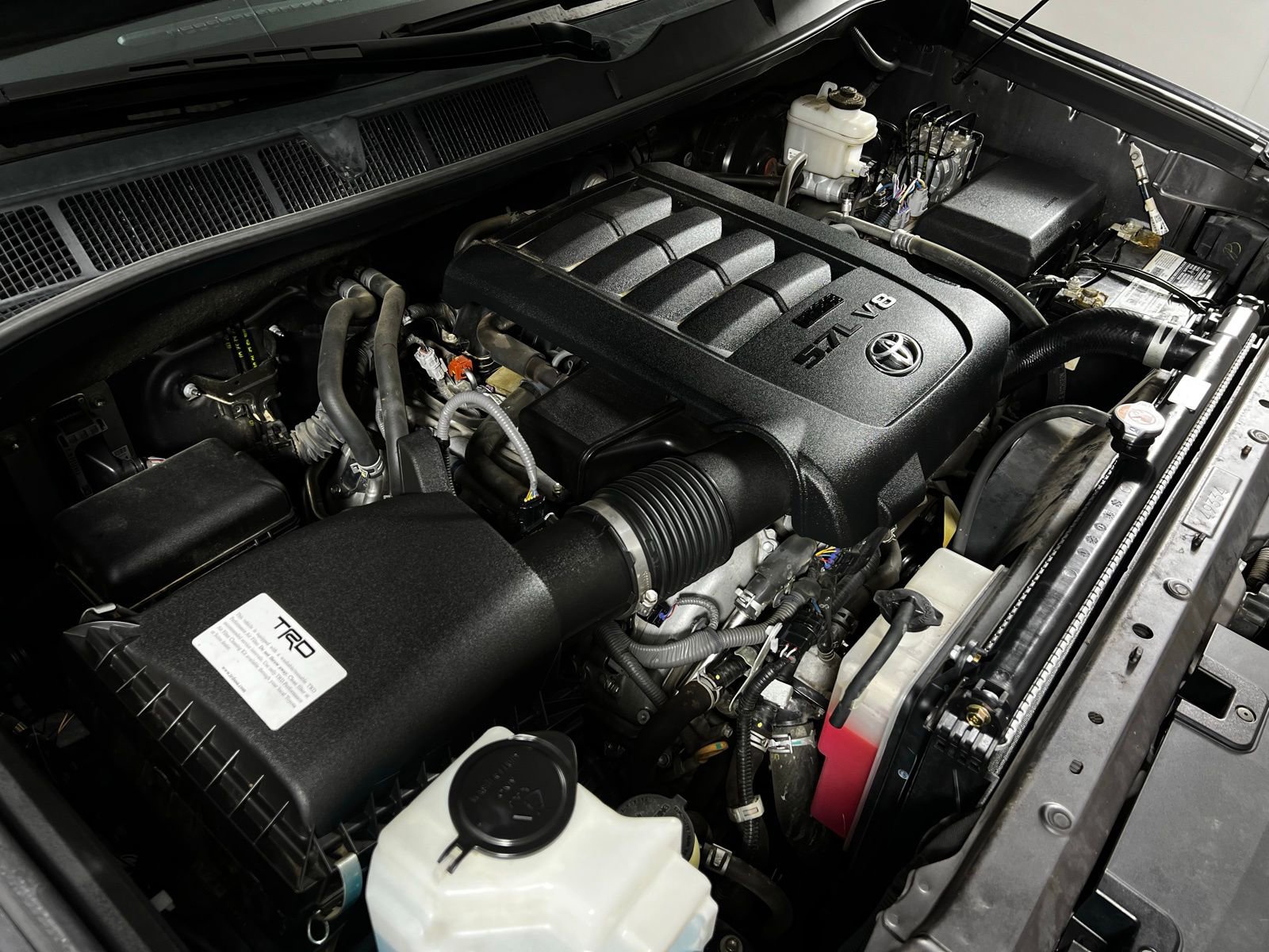 Used 2019 Toyota Tundra Platinum image 10