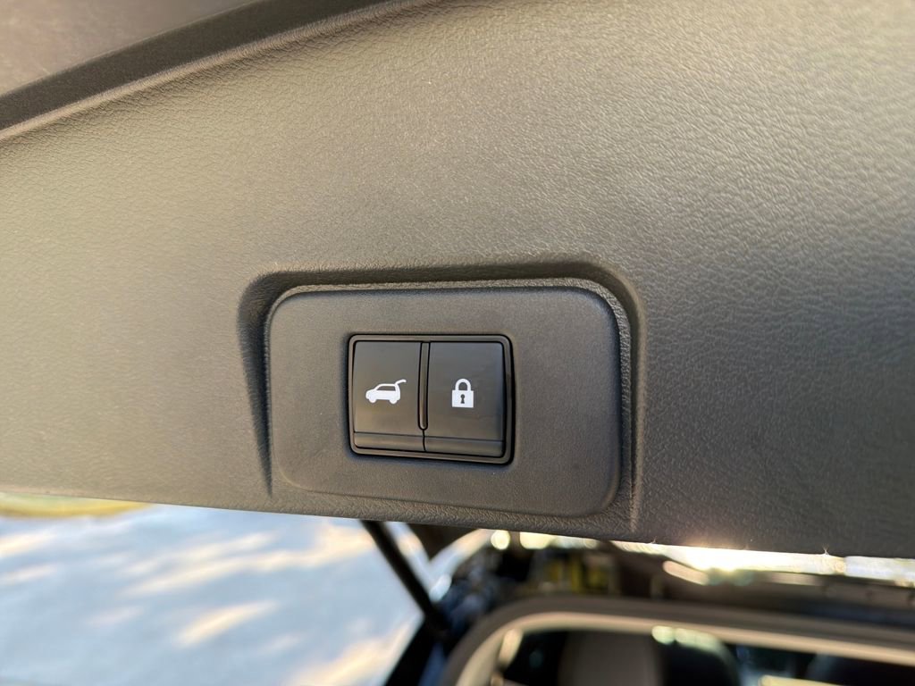 Used 2023 Nissan Rogue Platinum image 35