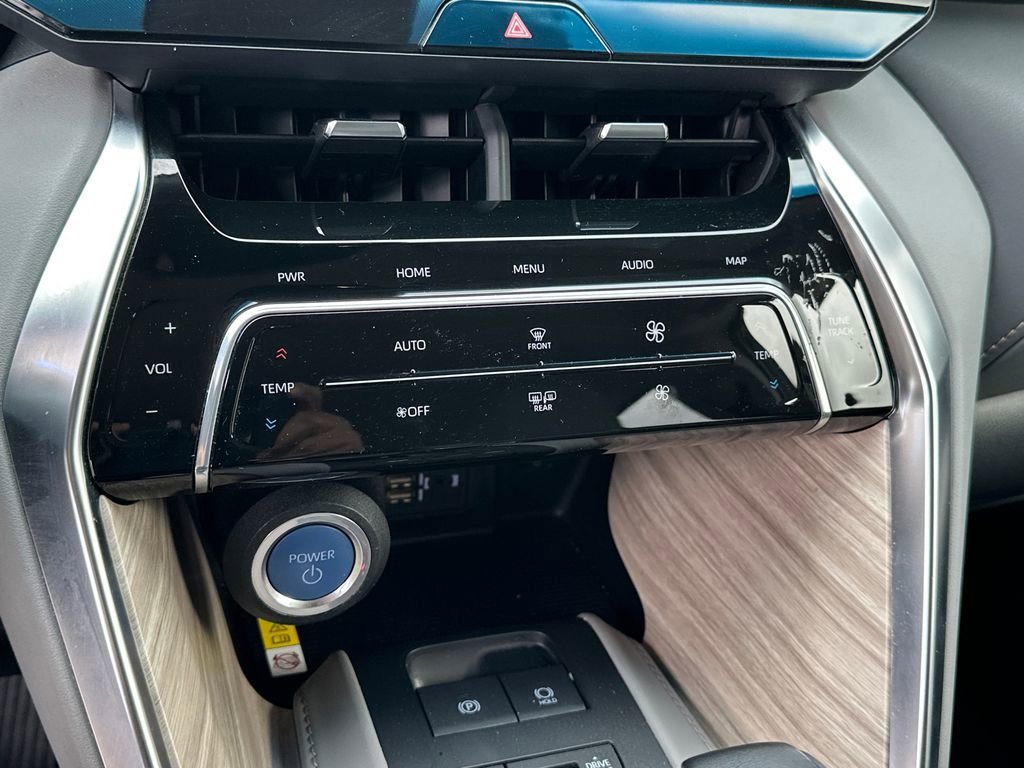 Used 2022 Toyota Venza Limited image 31