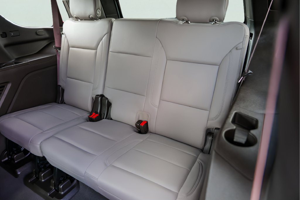 Used 2023 Chevrolet Tahoe Z71 w/ Luxury Package AWD/4WD image 28