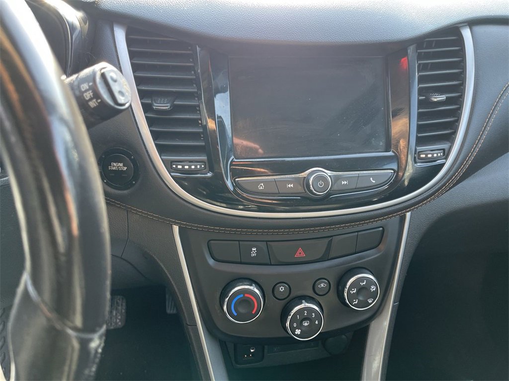 Used 2019 Chevrolet Trax LT w/ LT Convenience Package image 6