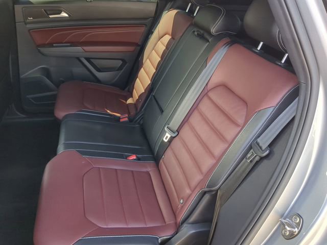 Certified 2022 Volkswagen Atlas Cross Sport SEL Premium R-Line AWD/4WD image 18