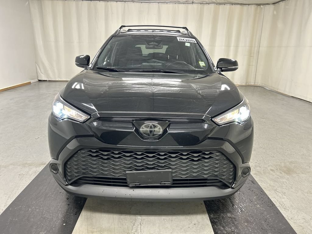 Used 2025 Toyota Corolla Cross AWD Hybrid w/ Moonroof Package image 3
