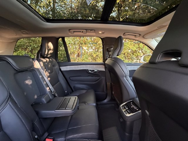 Used 2025 Volvo XC90 T8 Ultra w/ Protection Package Premier AWD/4WD image 35