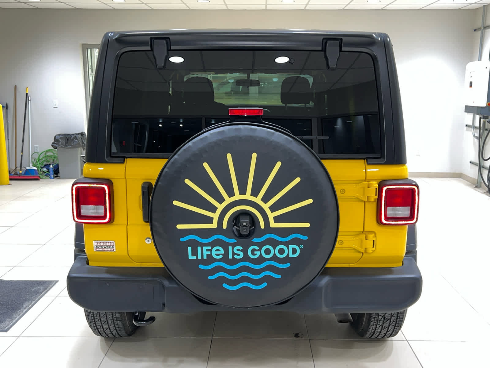 Used 2018 Jeep Wrangler Unlimited Sport S image 11