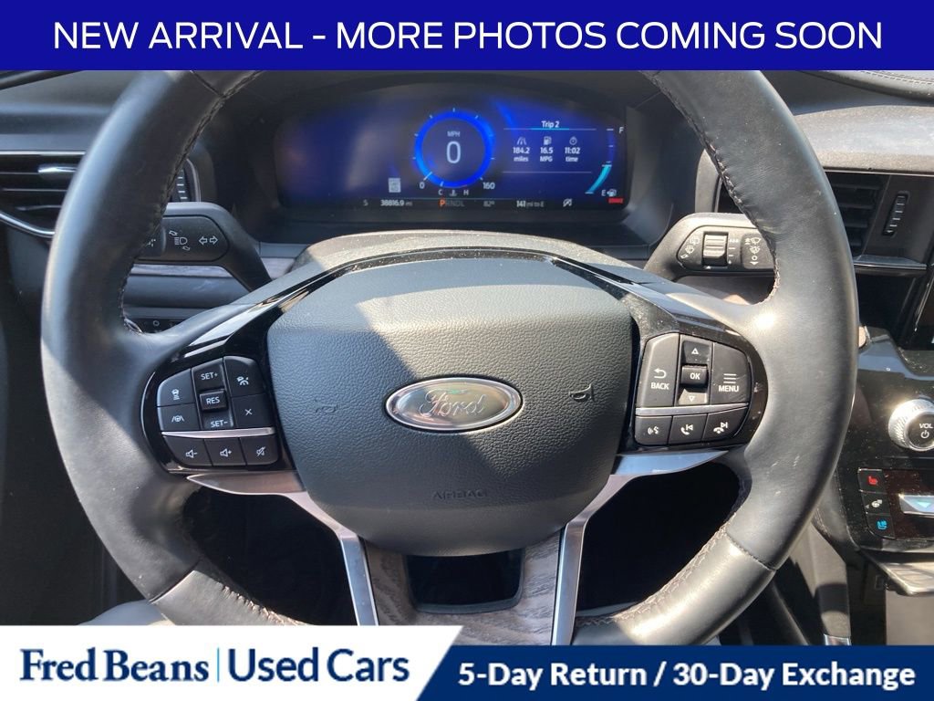 Used 2023 Ford Explorer Platinum w/ Premium Technology Package image 12