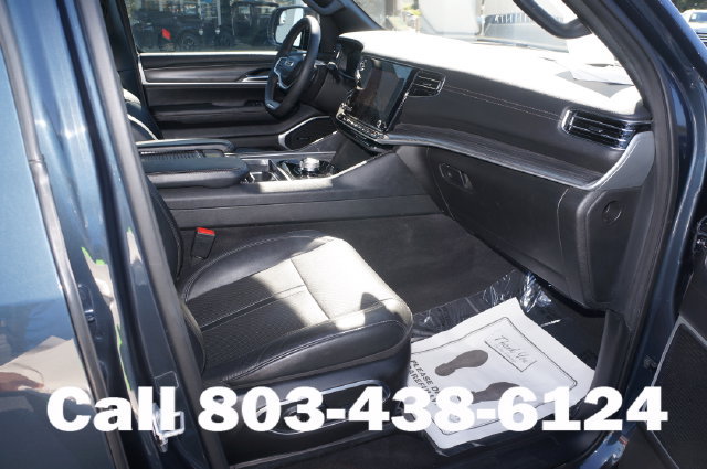 Used 2024 Jeep Wagoneer L Series II RWD image 21