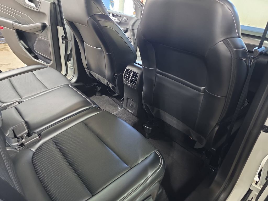 Used 2024 Ford Escape Platinum image 11