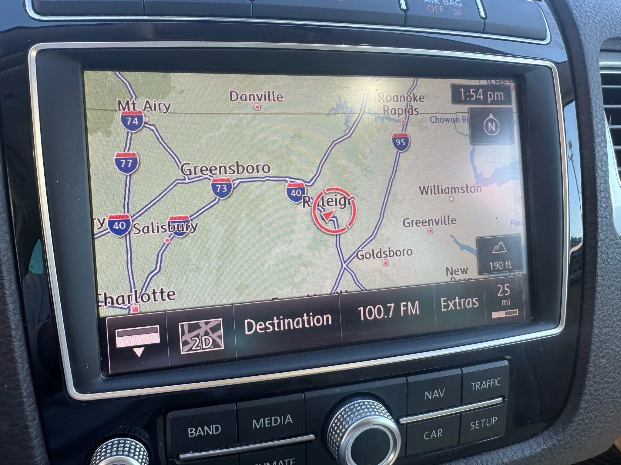 Used 2015 Volkswagen Touareg VR6 image 31