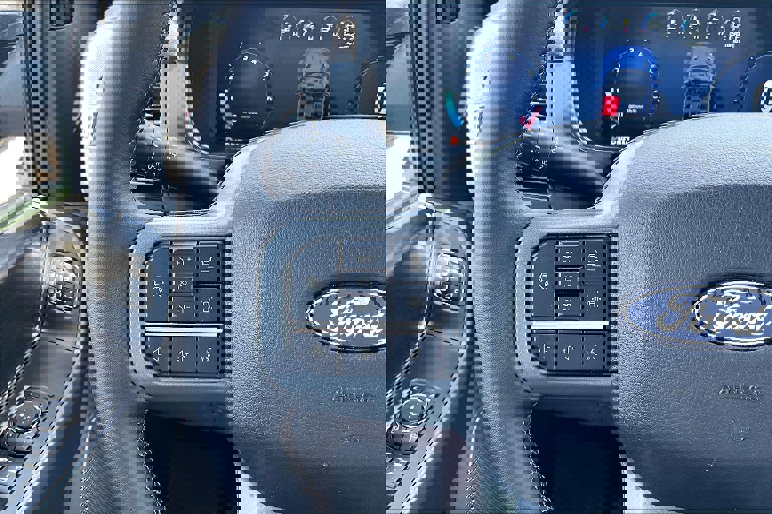 Certified 2025 Ford F150 Lariat w/ Equipment Group 502A High image 19